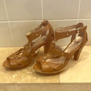 Sofft platform sandals